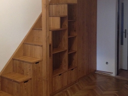 002 ulozne schody cerny