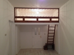 003 patro na spani cerny