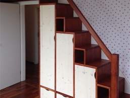 003 ulozne schody cerny