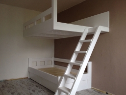 004 patro na spani cerny