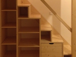 007 ulozne schody cerny