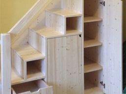 008 ulozne schody cerny