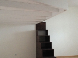 009 ulozne schody cerny