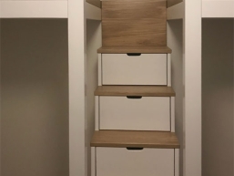 011 ulozne schody cerny