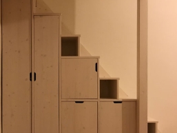 012 ulozne schody cerny