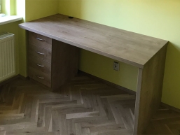 018 nabytek na zakazku cerny