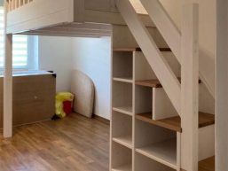 021 ulozne schody cerny