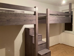 028 patro na spani cerny