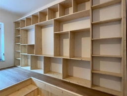 035 nabytek na zakazku cerny