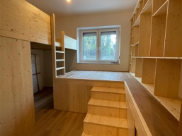 038 nabytek na zakazku cerny