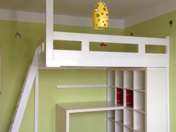 043 patro na spani cerny